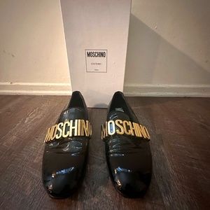 Moschino Men’s metal logo